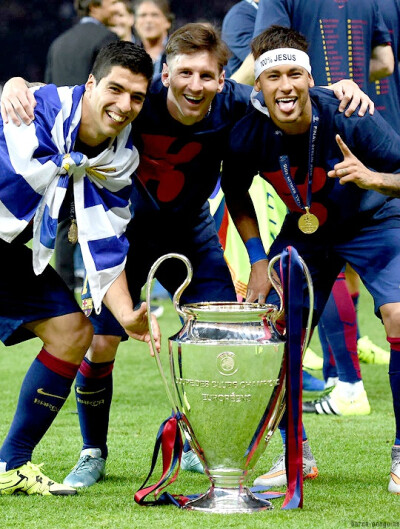 边线牵制 边线牵制